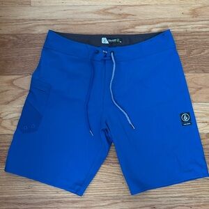 NWOT Volcom board shorts sz34
